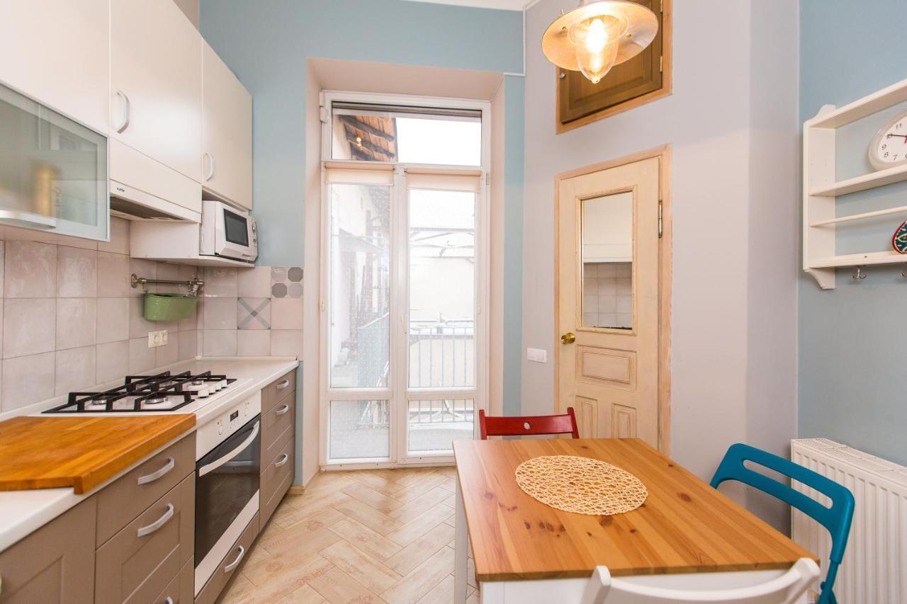 Light And Spacious Apartment On Gazova Str Lviv Exteriör bild
